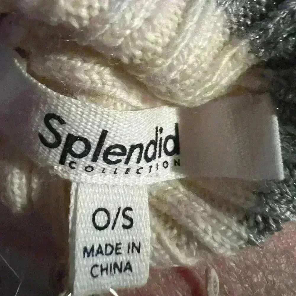 Splendid Company Knit Gloves. NWT. Women’s One Size. - Picture 2 of 3